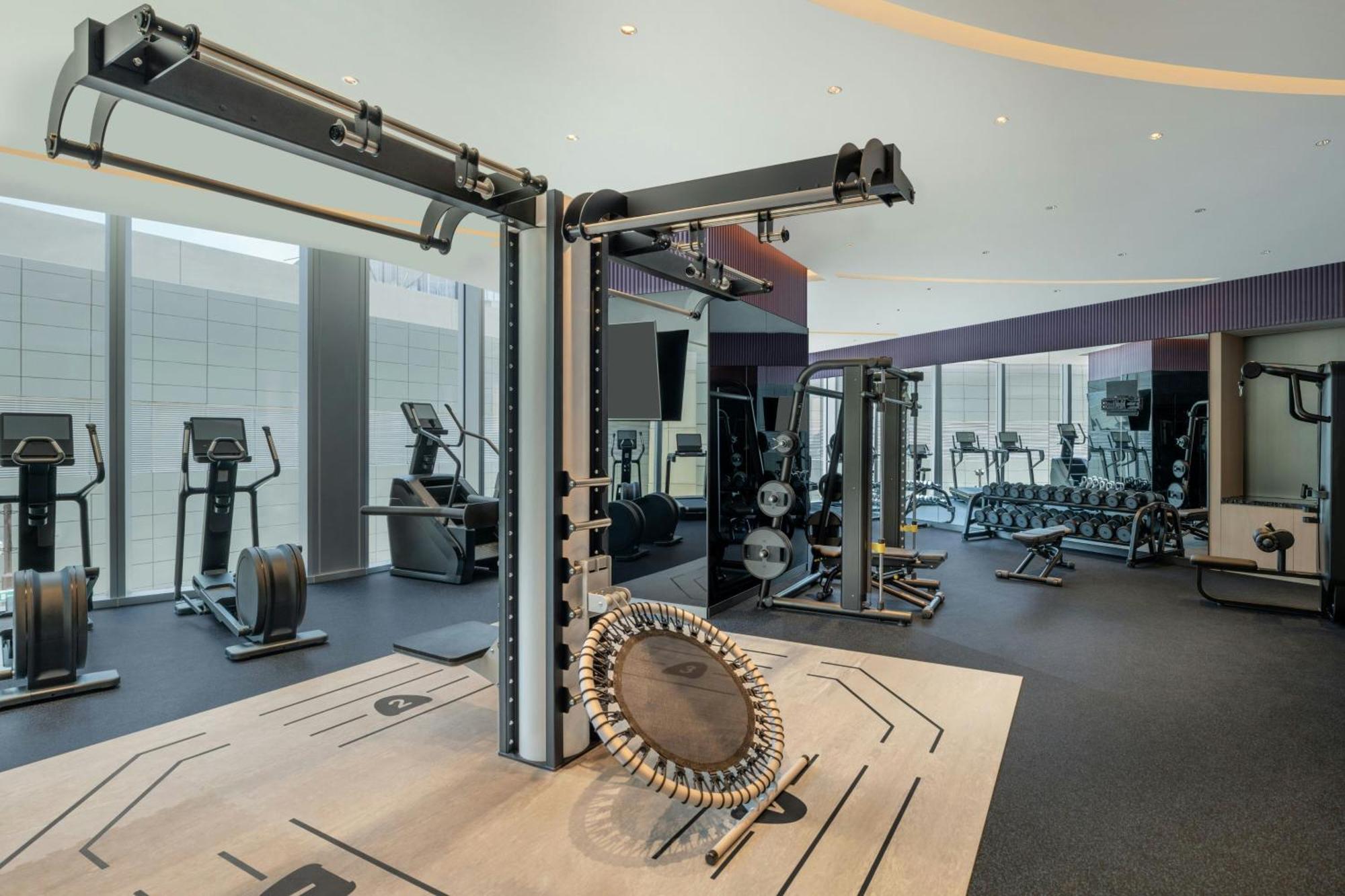 W Macau - Studio City Exterior photo The gym at the hotel