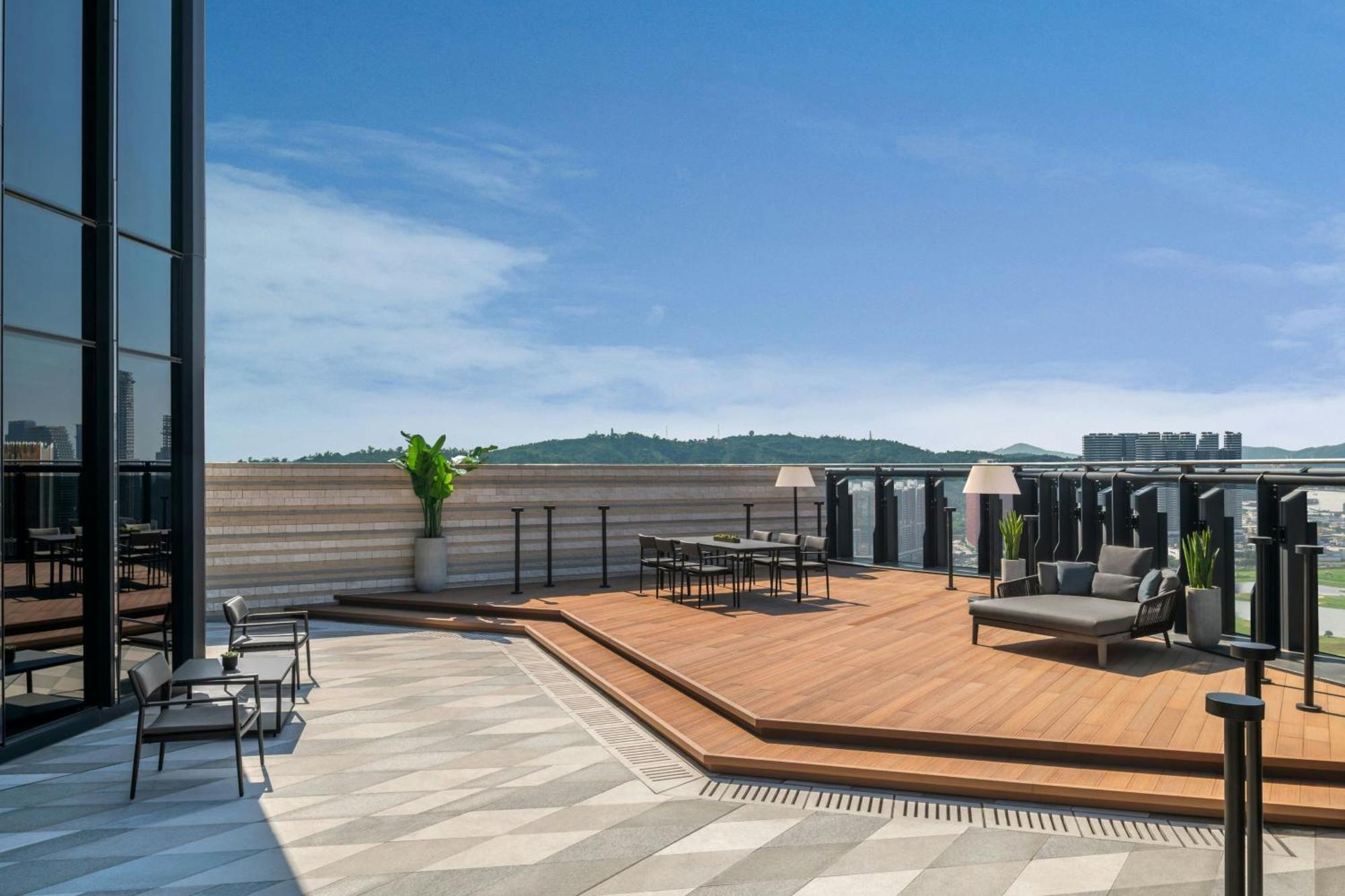 W Macau - Studio City Exterior photo The rooftop terrace