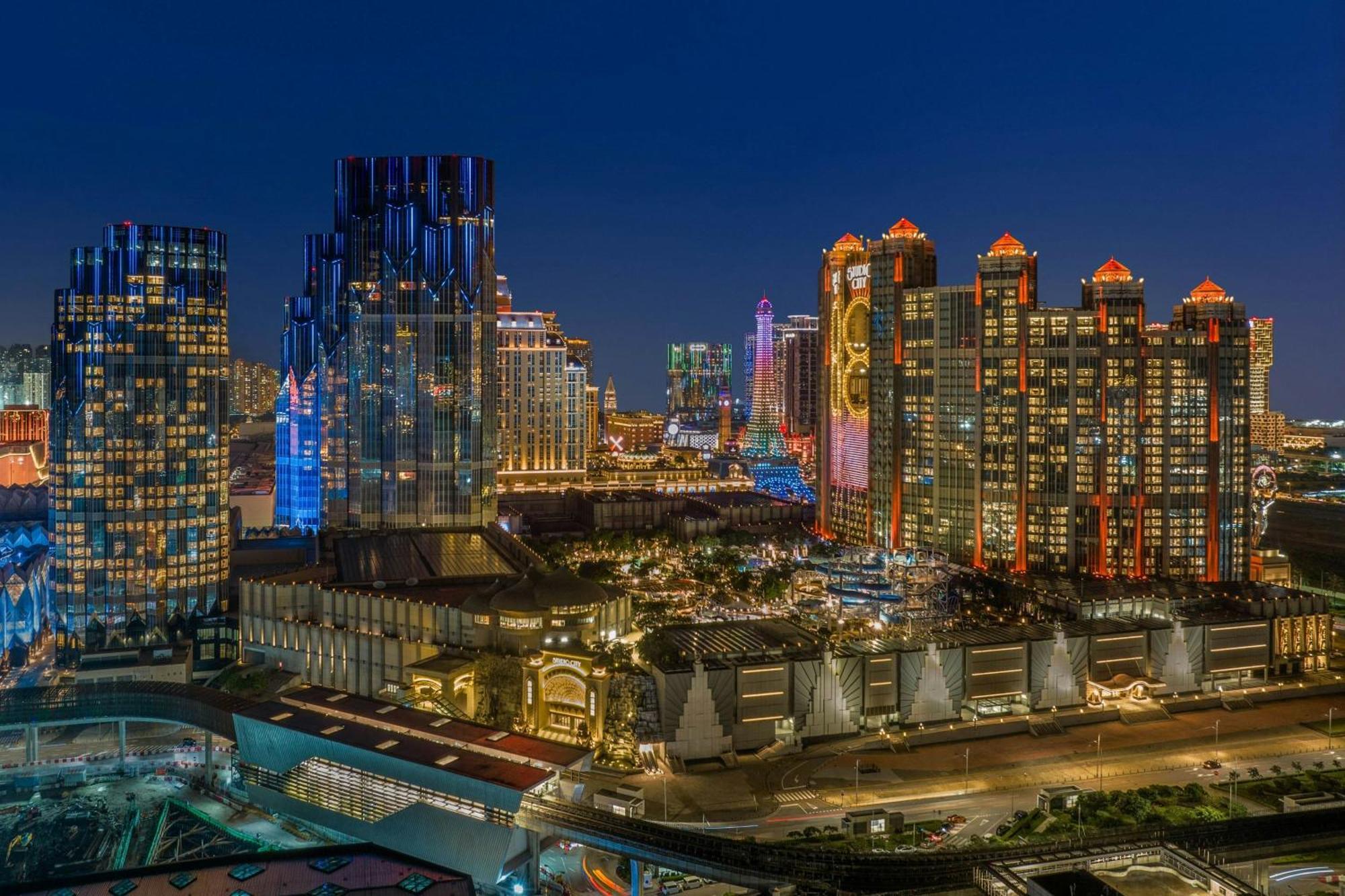 W Macau - Studio City Exterior photo View of the district